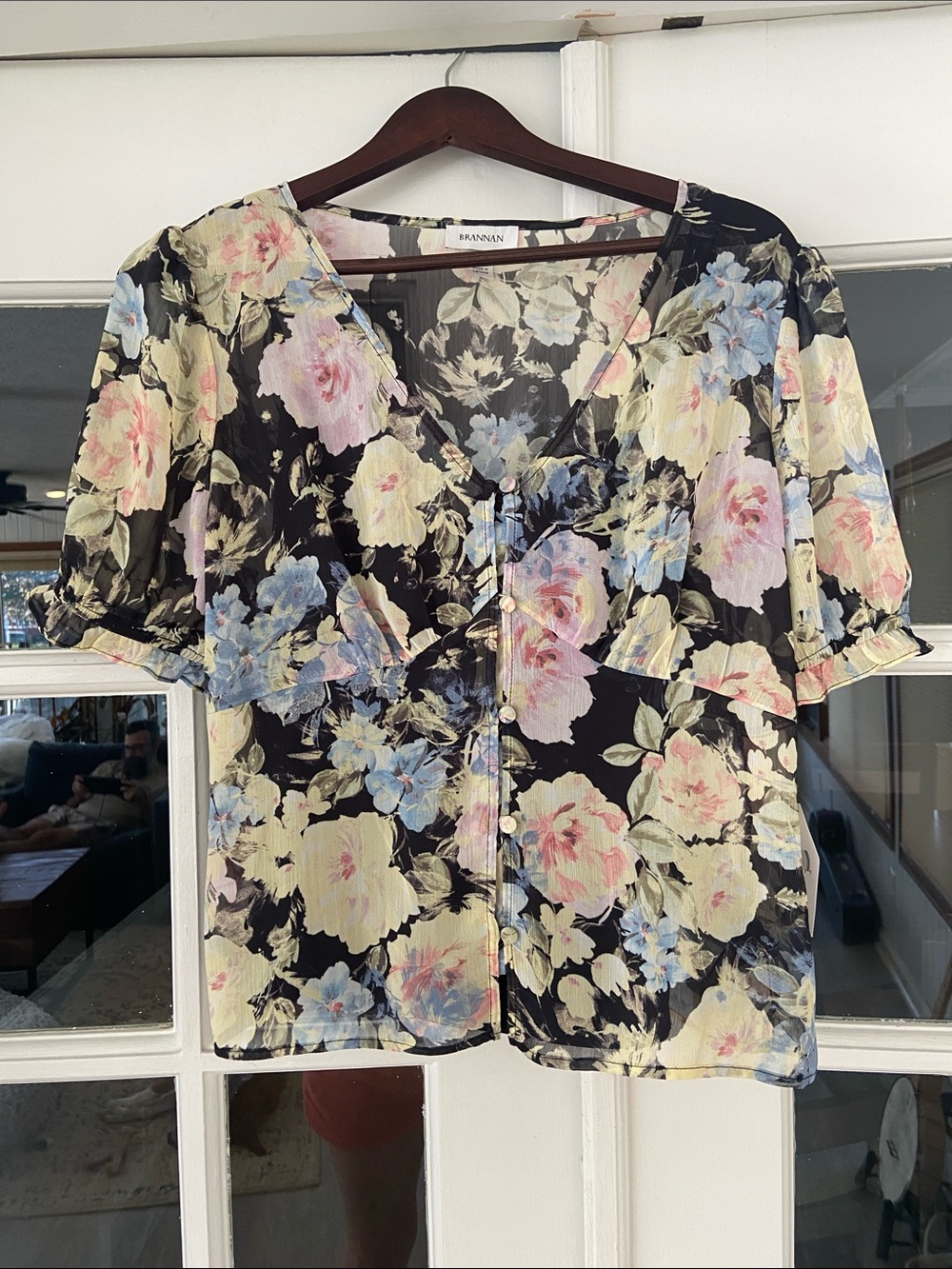 NWT Brannan Floral V-Neck Button Front Women's Top in Black, Yellow, Blue, Pink